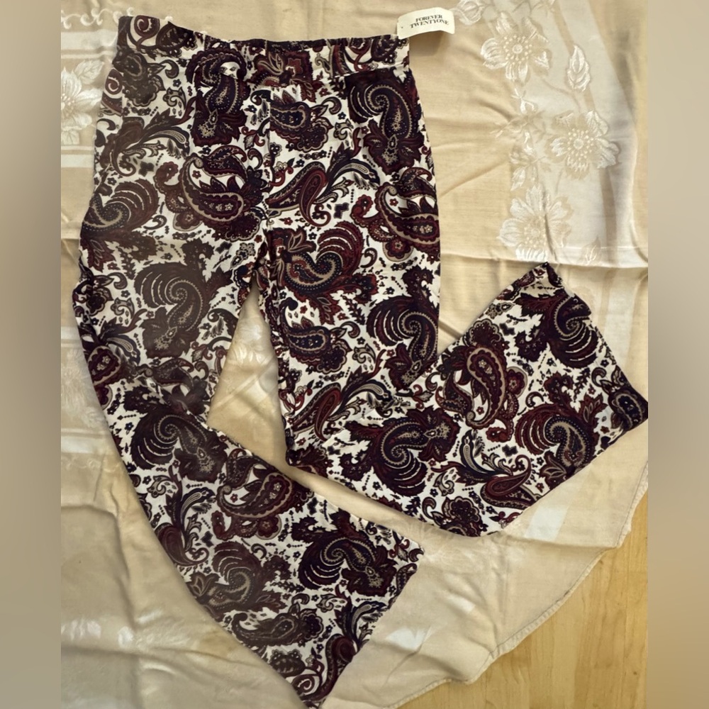 Forever 21 NWT pull on flowy pants size medium
